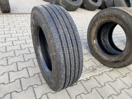  Opona ciężarowa używana prowadząca 215/75R17.5 TRIANGLE TR685 / 13mm