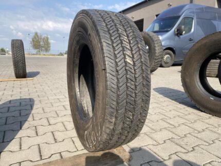  Opona ciężarowa używana prowadząca 235/75R17.5 CONTINENTAL SCANDINAVIA LS3 / 11-12mm
