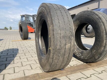 Opona ciężarowa używana naczepowa 235/75R17.5 BARUM BT200 ROAD / 7-8mm