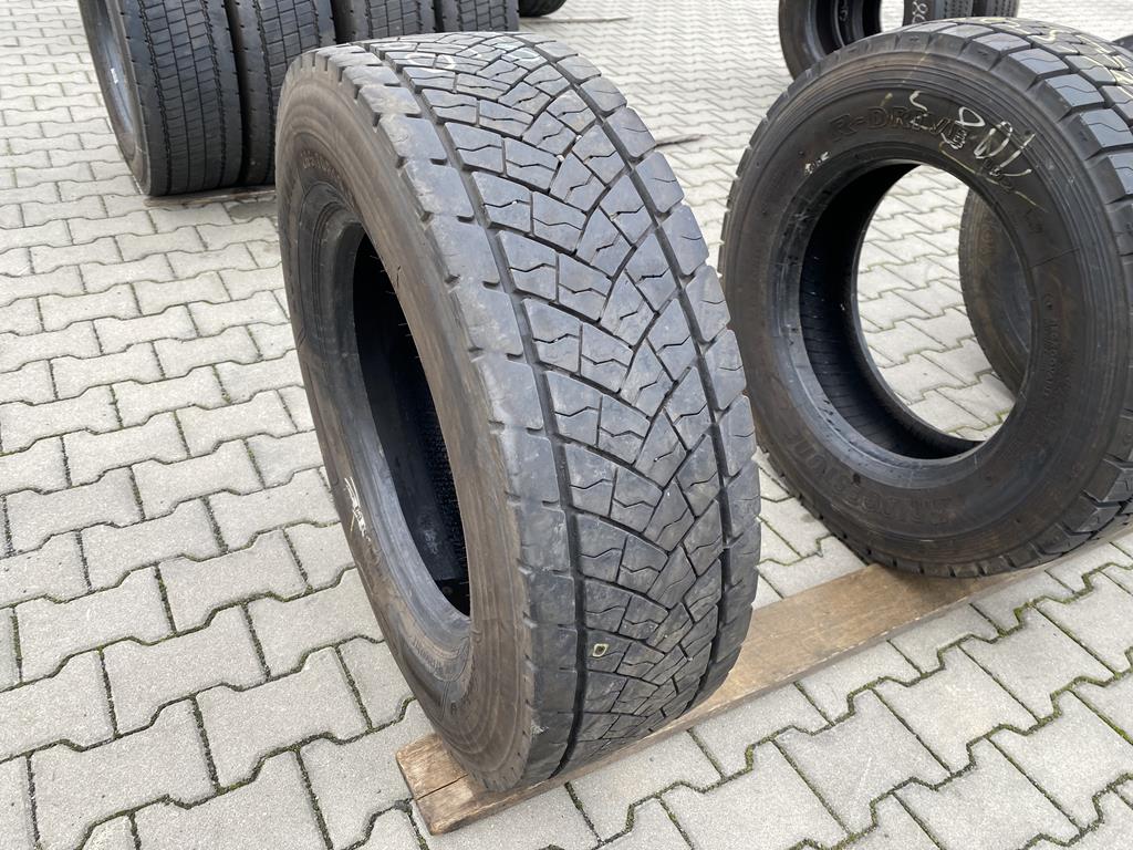 Opona ciężarowa używana napędowa 265/70R19.5 GOODYEAR KMAX D / 9-10mm Opona ciężarowa używana napędowa 265/70R19.5 GOODYEAR KMAX D / 9-10mm