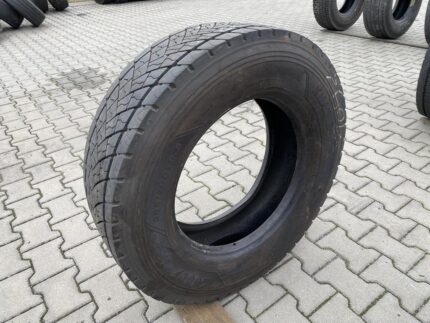 Opona ciężarowa używana napędowa 265/70R19.5 GOODYEAR KMAX D / 9-10mm