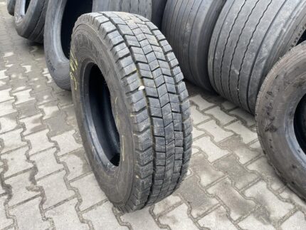  Opona ciężarowa używana napędowa 225/75R17.5 SEMPERIT TRANS-STEEL / 14mm