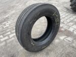 Opona używana ciężarowa przednia 215/75R17.5 BRIDGESTONE R-STEER 002 / 8-9mm