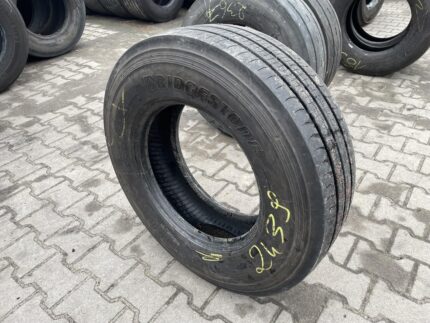 Opona ciężarowa używana prowadząca 235/75R17.5 BRIDGESTONE R-STEER 002 / 11mm