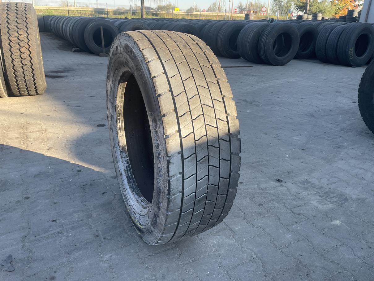 Opony ciężarowe Opona używana ciężarowa napędowa 295/55R22.5 CONTINENTAL CONTI HYBRID HD3 / 8-9mm