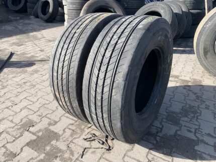  Opony używane ciężarowe przednie 305/70R19.5 BRIDGESTONE R227 / 10-12mm