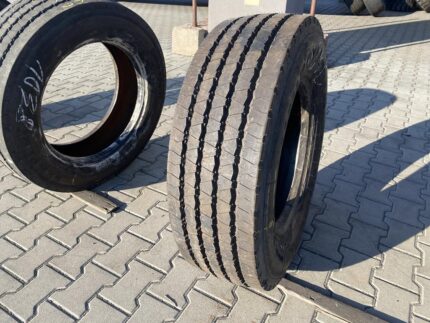  Opona ciężarowa używana prowadząca 285/70R19.5 UNIROYAL FH100 / 100% Bieżnika