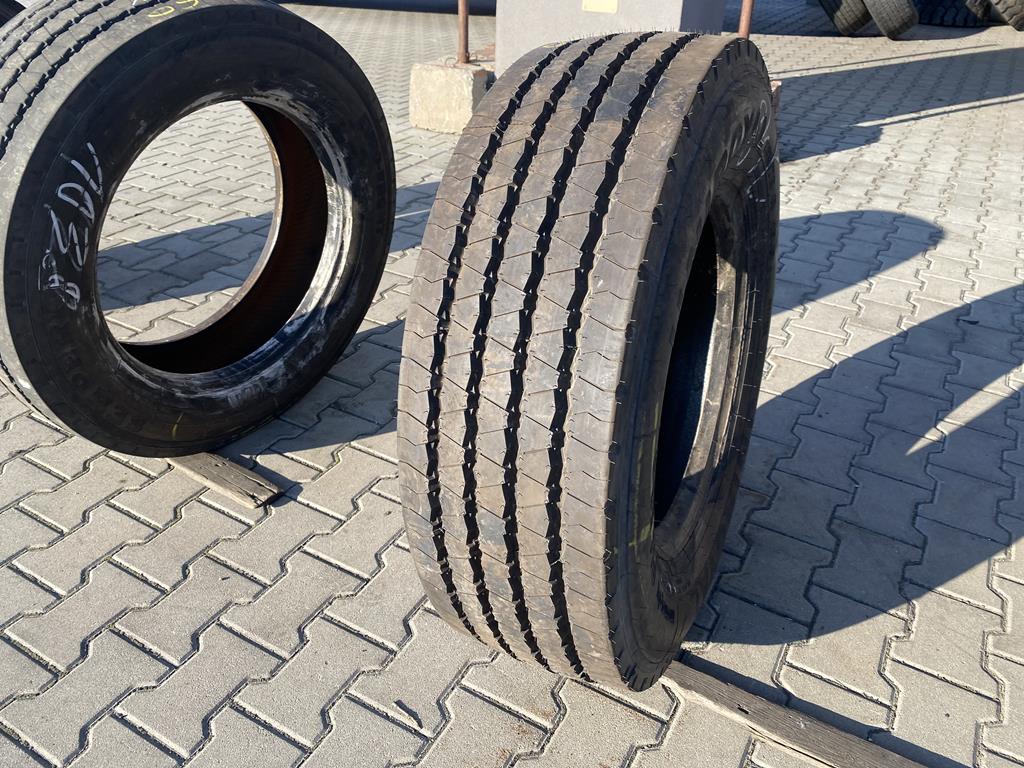 Opony ciężarowe Opona ciężarowa używana prowadząca 285/70R19.5 UNIROYAL FH100 / 100% Bieżnika