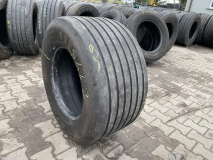  Opona używana ciężarowa naczepowa do megi 445/45R19.5 PIRELLI  ST:01 / 7-8mm