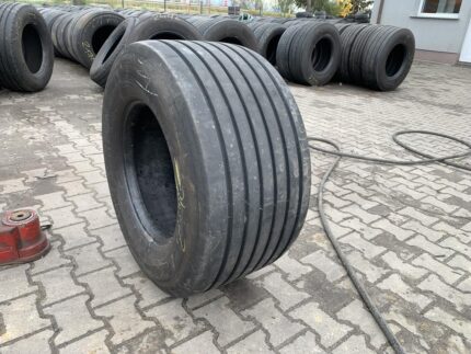  Opona używana ciężarowa naczepowa do megi 445/45R19.5 PIRELLI ST:01 / 11-12mm