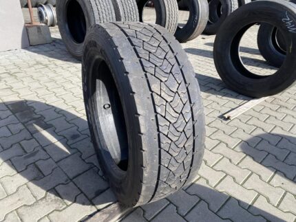  Opona ciężarowa używana napędowa 295/55R22.5 GOODYEAR KMAX D GEN-2 / 8-9mm