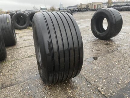  Opona używana naczepowa mega 445/45r19.5 Pirelli ST01 / 12mm bieżnika