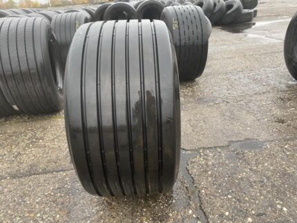 Opona używana naczepowa mega 445/45r19.5 Pirelli ST01 / 12mm bieżnika