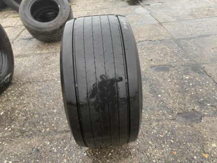 Opona używana naczepowa 435/50r19.5 Goodyear FUELMAX T / 10mm bieżnika