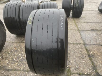 Opona ciężarowa używana naczepowa 435/50R19.5 PIRELLI H02 PRO TRAILER / 9-10mm