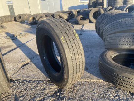  Opona używana ciężarowa przednia 215/75r17.5 Barum BF200 Road / 8mm