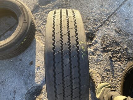 Opona używana ciężarowa przednia 215/75r17.5 Barum BF200 Road / 8mm