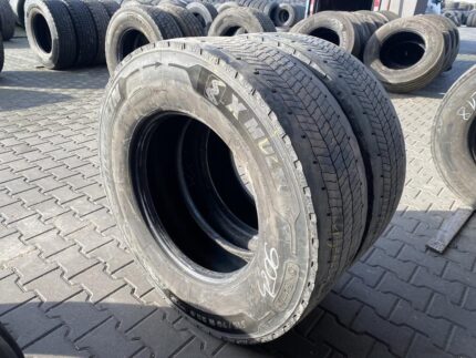 Opony ciężarowe używane napędowe 315/70R22.5 MICHELIN XMULTI D / 7-9mm