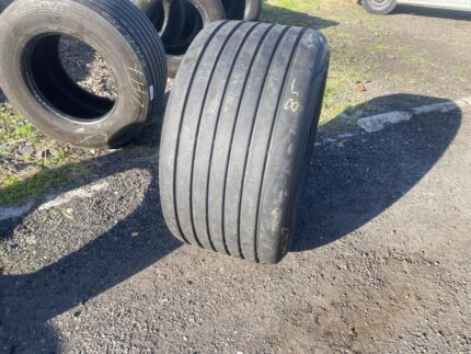 Opony używane naczepowe mega 445/45r19.5 Pirelli ST01 / 9mm bieżnika
