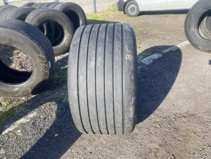  Opony używane naczepowe mega 445/45r19.5 Pirelli ST01 / 9mm bieżnika