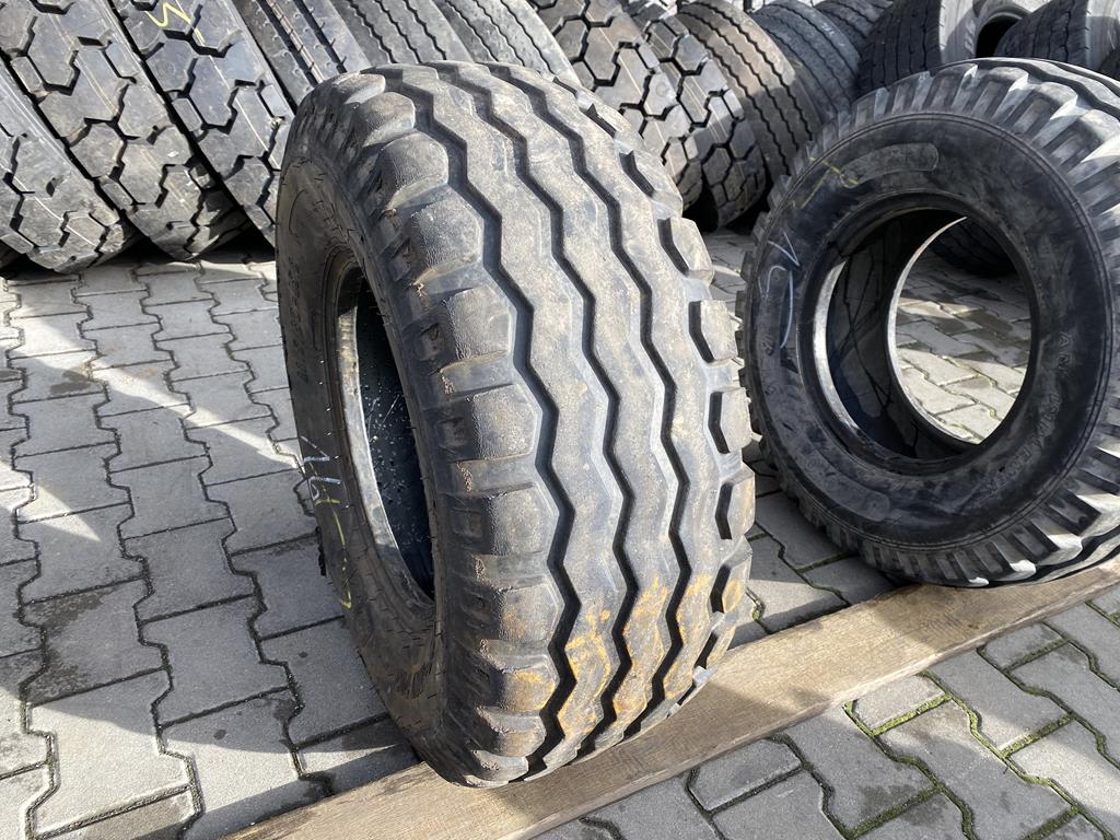 Opony przemysłowe, Opony rolnicze Opona do maszyn rolniczych 11.5/80-15.3 BKT IMPLEMENT AW-702 / 90% Bieżnika