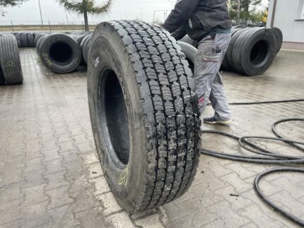  Opona ciężarowa używana napędowa 295/80R22.5 MICHELIN X COACH XDA+N / 15-16mm