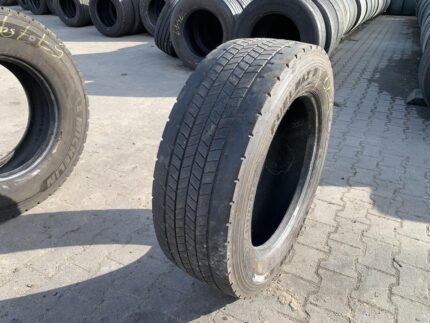  Opona używana ciężarowa napędowa mega 295/60R22.5 GOODYEAR FUELMAX D A / 4-5mm