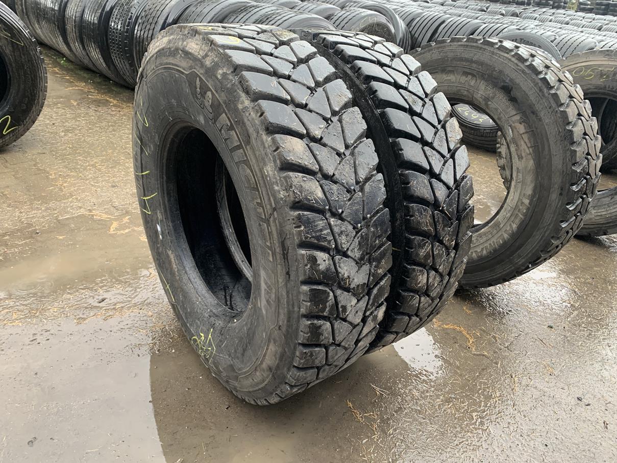 Opony ciężarowe Opony używane ciężarowe napęd budowlany 315/80R22.5 BIEŻNIKOWANA TYP MICHELIN XDY3 / 14-17mm