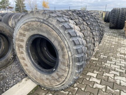 Opona używana do dźwigów ciężarowych 14.00R20 PIRELLI PISTA PS22 / 80% Bieżnika