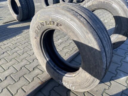 Opona ciężarowa używana naczepowa 235/75R17.5 DUNLOP SP252 / 7-8mm