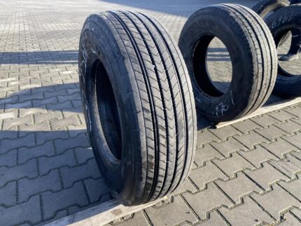  Opona ciężarowa używana prowadząca 235/75R17.5 BRIDGESTONE R227 / 11-12mm