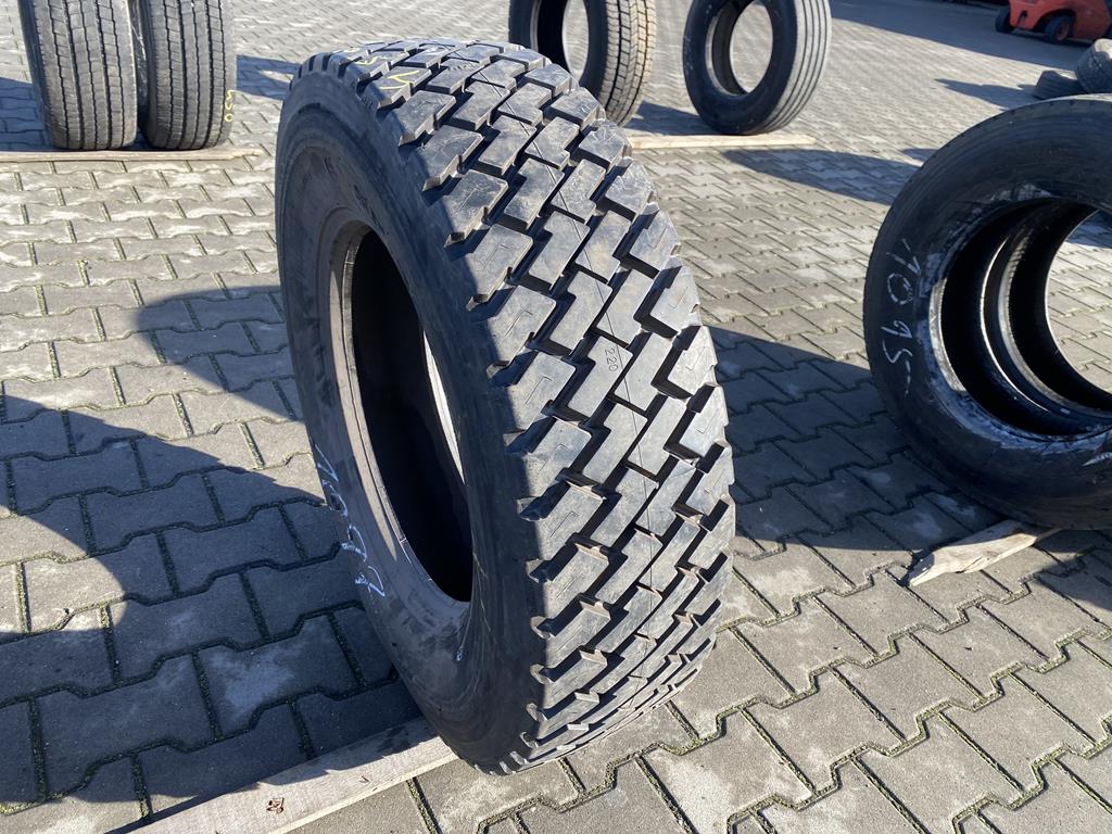 Opony ciężarowe Opona ciężarowa używana napędowa 265/70R19.5 BIEŻNIKOWANA KRAIBURG TYP PODWÓJNE L / 13-14mm