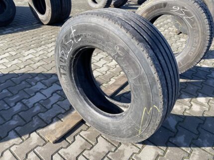 Opona ciężarowa używana naczepowa 285/70R19.5 TAURUS ROADS T #2 / 8-10mm