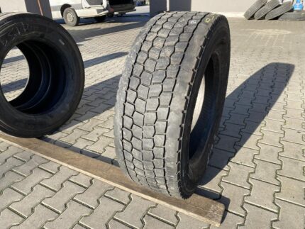  Opona używana ciężarowa napędowa 295/60R22.5 BRIDGESTONE R-DRIVE 001 / 11-12mm