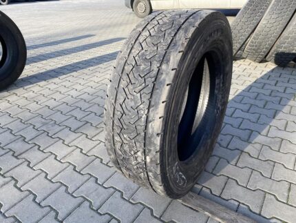  Opona używana ciężarowa napędowa 295/60R22.5 GOODYEAR KMAX D A / 6-7mm