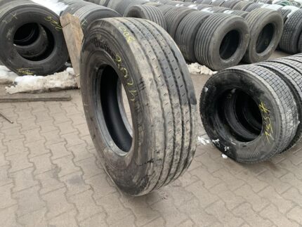  Opona używana ciężarowa przednia 315/80R22.5 BARUM BF200 ROAD / 10-11mm
