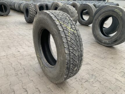  Opona ciężarowa używana napędowe 295/80R22.5 DUNLOP SP446 / 8-11mm