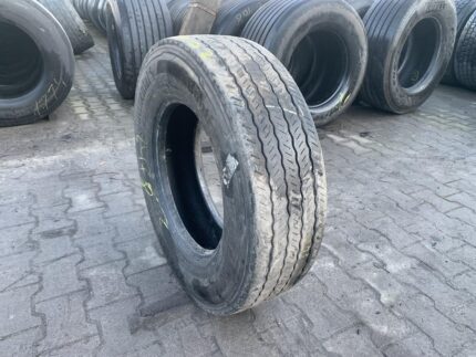  Opona używana ciężarowa przednia 235/75R17.5 CONTINENTAL CONTI SCANDINAVIA LS3 / 4-5mm