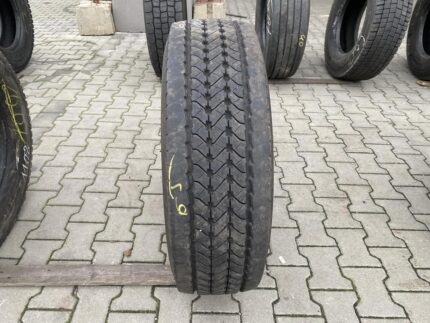 Opona ciężarowa używana prowadząca 265/70R19.5 GOODYEAR KMAX S / 10-11mm