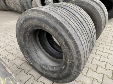 Opona ciężarowa używana naczepowa 285/70R19.5 MICHELIN XTE2 / 12-13mm