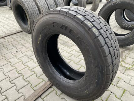 Opona ciężarowa używana napędowa 285/70R19.5 FALKEN BI856 / 11-12mm