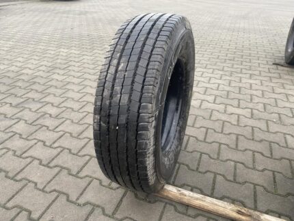  Opona używana ciężarowa prowadząca 235/75R17.5 MICHELIN XZE1 / 13mm