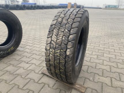  Opona ciężarowa używana napędowa 245/70R17.5 HANKOOK SMART FLEX DH35 / 12-13mm