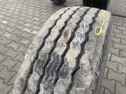 Opona używana ciężarowa naczepowa 285/70R19.5 PIRELLI ST:01 / 12-13mm