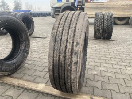  Opona ciężarowa używana naczepowa  285/70R19.5 CONTINENTAL HTR1 / 14mm