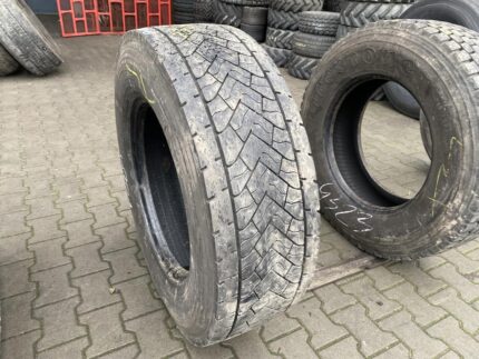  Opona ciężarowa używana napędowa 315/70R22.5 DUNLOP SP446 / 8-11mm