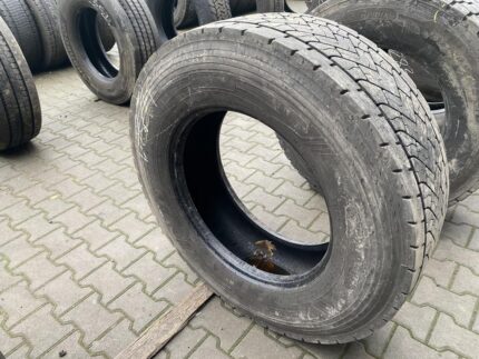 Opona ciężarowa używana napędowa 315/70R22.5 DUNLOP SP446 / 8-11mm