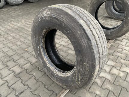 Opona ciężarowa używana prowadząca 305/70R19.5 GOODYEAR REGIONAL RHS II / 10mm