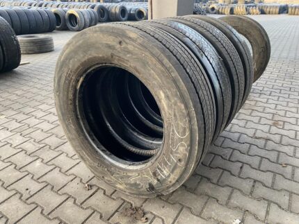 Opony używane ciężarowe uniwersalne 275/70R22.5 PIRELLI U02 URBAN-e PRO MULTIAXLE / 13-15mm