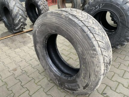 Opona ciężarowa używana napędowa 305/70R19.5 GOODYEAR KMAX D / 8-9mm
